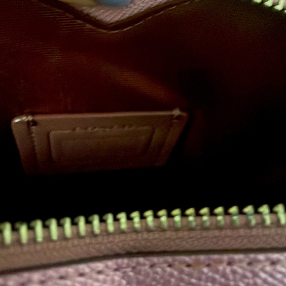 NWT COACH Metallic Leather 💜 HEART Crossbody - Picture 8 of 9